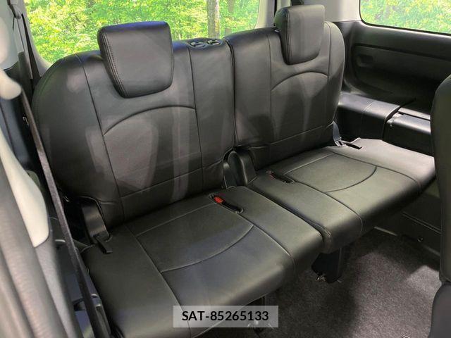 Toyota VOXY 2017-01 7394758-9