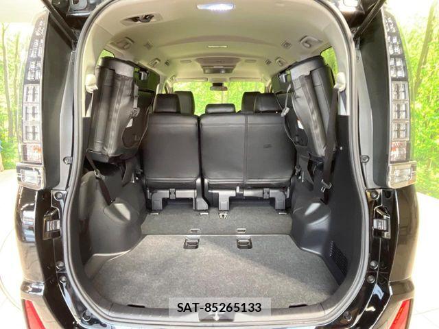 Toyota VOXY 2017-01 7394758-10