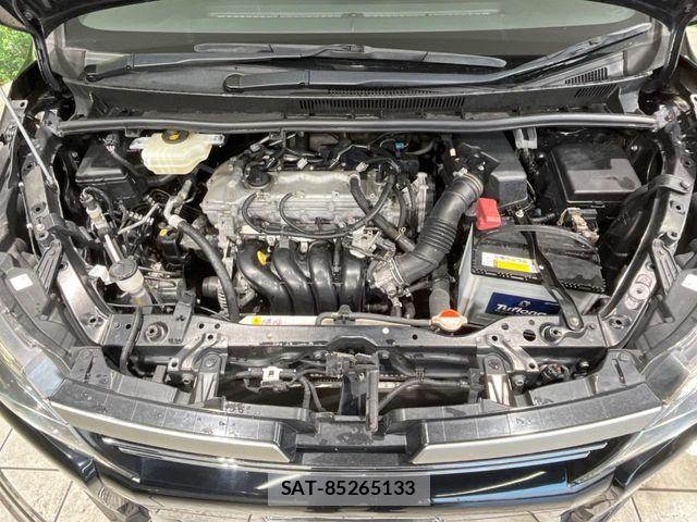 Toyota VOXY 2017-01 7394758-18