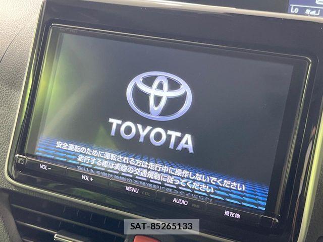 Toyota VOXY 2017-01 7394758-3