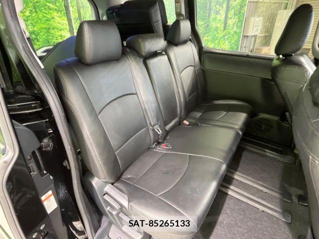 Toyota VOXY 2017-01 7394758-8