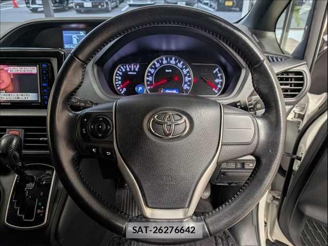 Toyota VOXY 2014-09 7394788-11