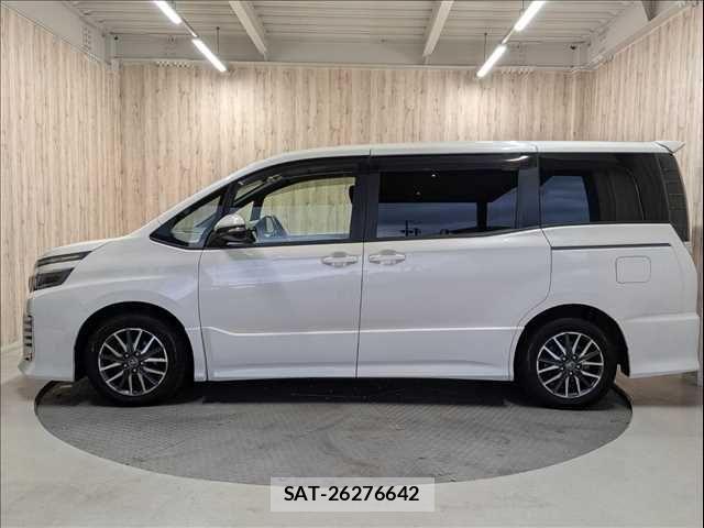 Toyota VOXY 2014-09 7394788-21