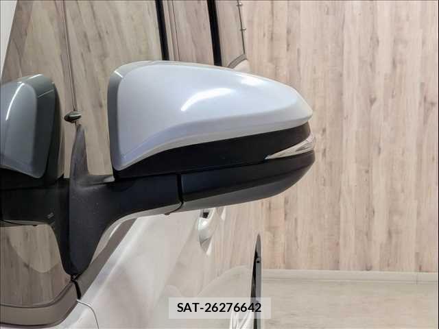 Toyota VOXY 2014-09 7394788-26