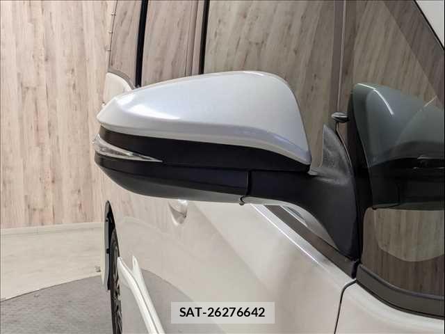 Toyota VOXY 2014-09 7394788-27