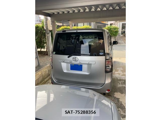 Toyota VOXY 2007-10 7393717-5