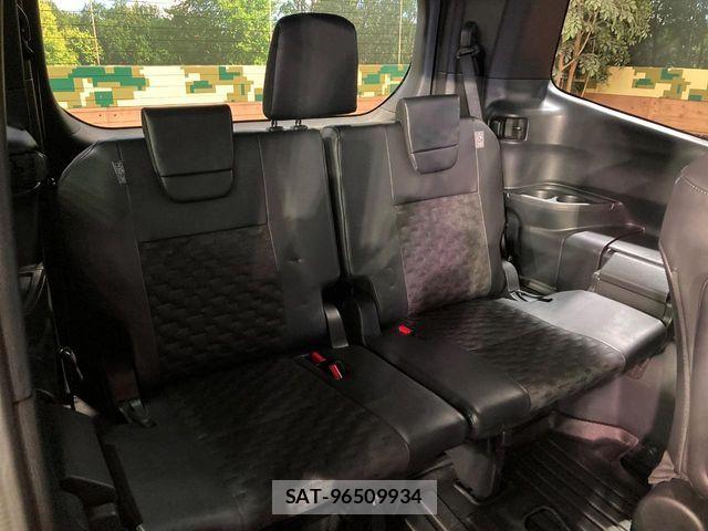 Toyota VOXY 2023-08 7394725-9