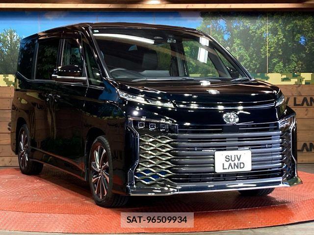 Toyota VOXY 2023-08 7394725-15