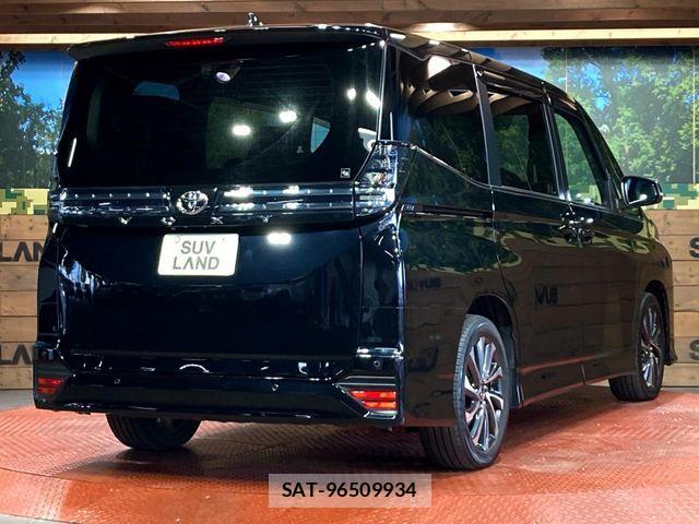 Toyota VOXY 2023-08 7394725-16