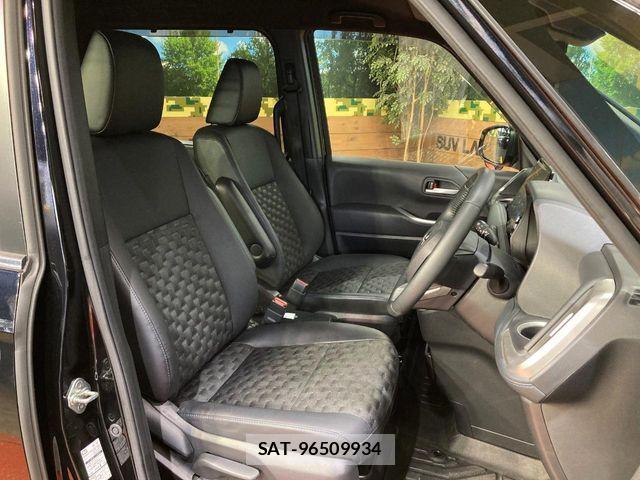 Toyota VOXY 2023-08 7394725-7
