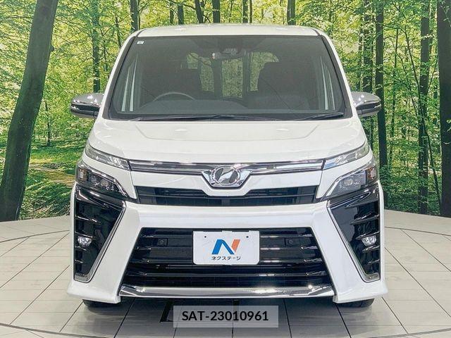 Toyota VOXY 2019-09 7394747-14