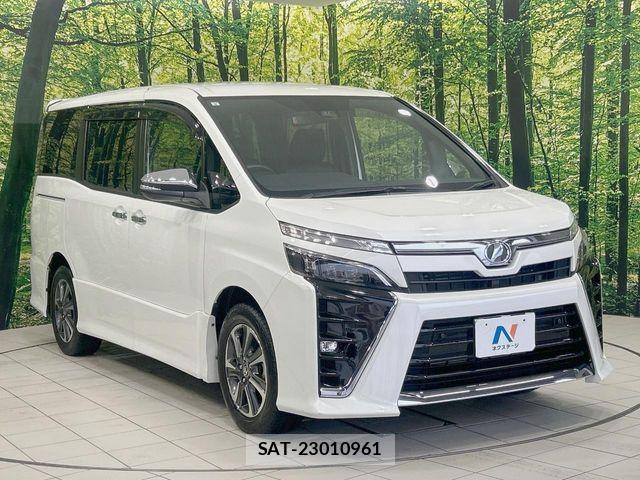 Toyota VOXY 2019-09 7394747-16