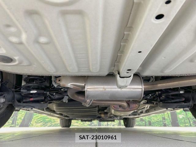 Toyota VOXY 2019-09 7394747-19