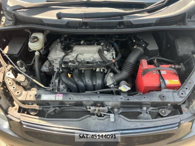 Toyota VOXY 2007-10 7394787-13