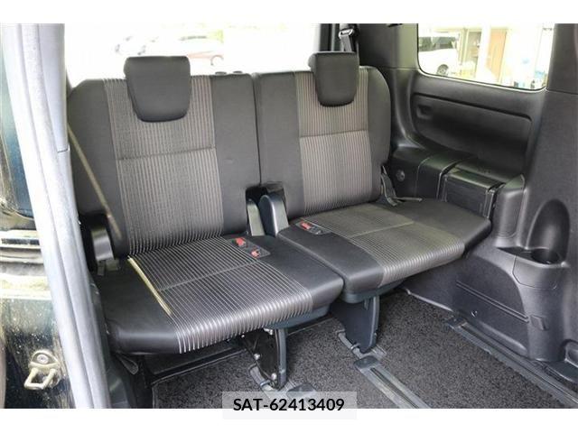 Toyota VOXY 2018-08 7394772-17