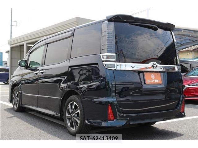Toyota VOXY 2018-08 7394772-24