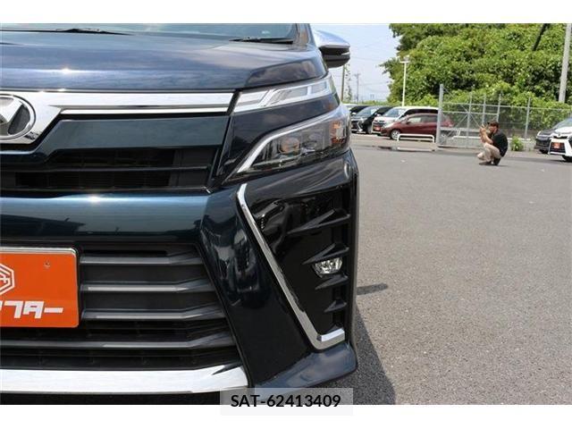 Toyota VOXY 2018-08 7394772-28