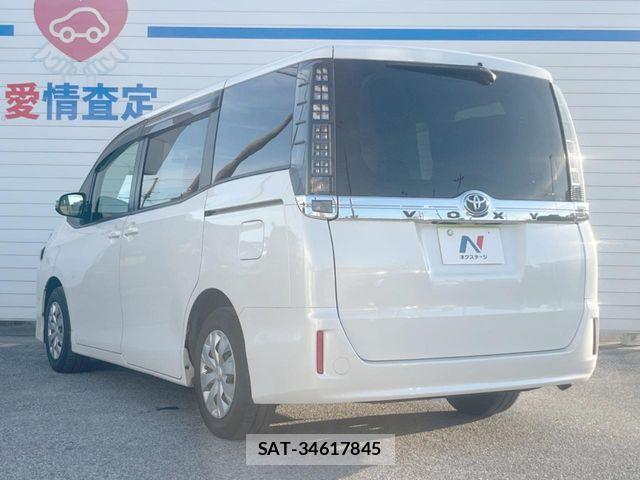 Toyota VOXY 2015-09 7394774-17