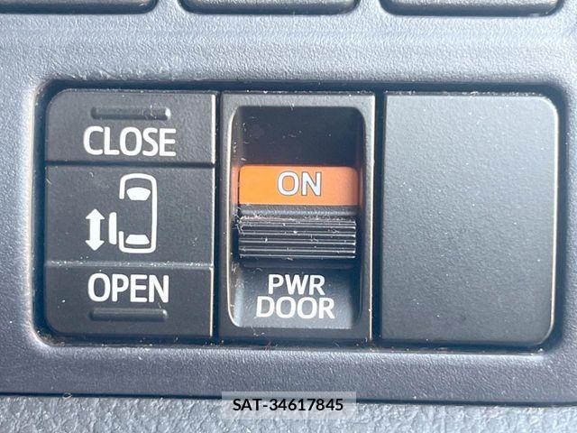 Toyota VOXY 2015-09 7394774-5