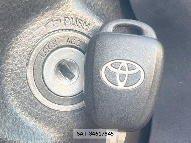 Toyota VOXY 2015-09 7394774-7