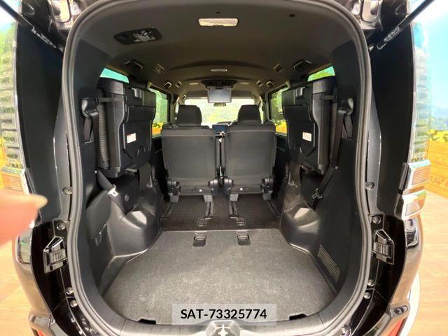 Toyota VOXY 2020-03 7394742-10