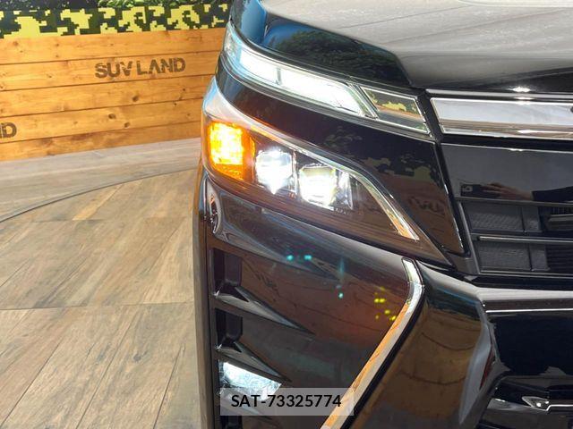 Toyota VOXY 2020-03 7394742-12