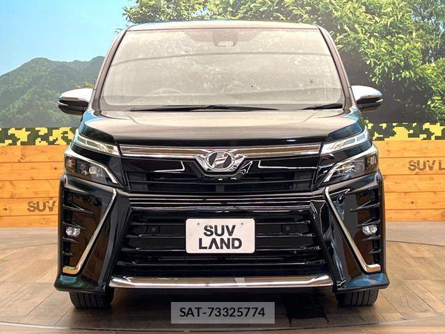 Toyota VOXY 2020-03 7394742-14