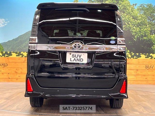 Toyota VOXY 2020-03 7394742-15