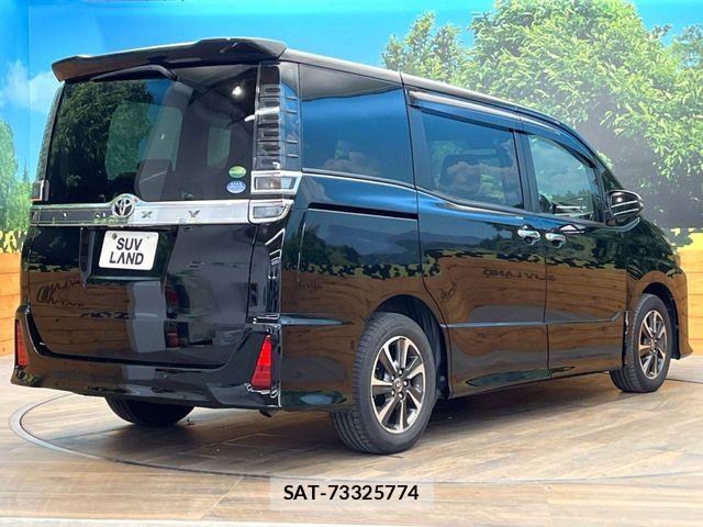 Toyota VOXY 2020-03 7394742-16