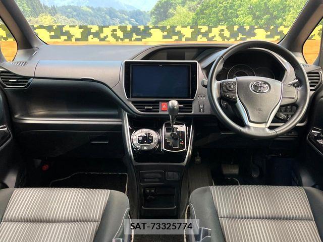 Toyota VOXY 2020-03 7394742-1