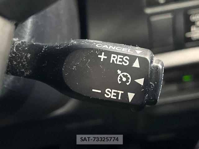 Toyota VOXY 2020-03 7394742-6
