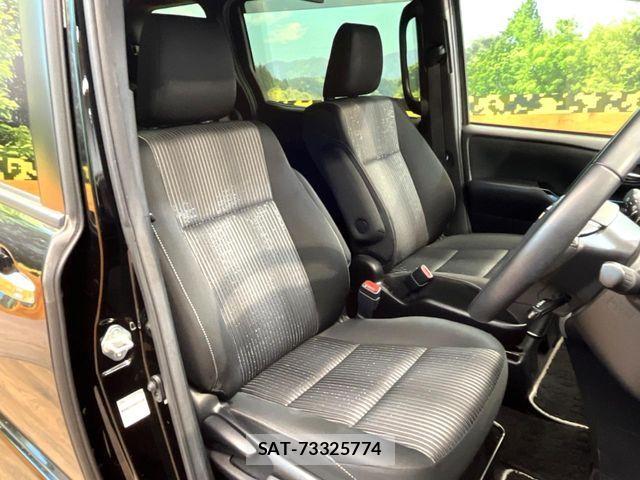 Toyota VOXY 2020-03 7394742-7