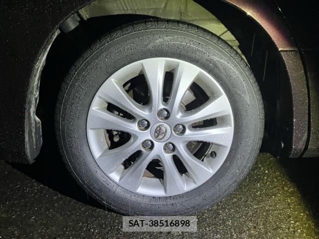 Toyota VOXY 2013-02 7391308-3