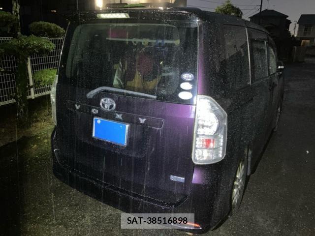 Toyota VOXY 2013-02 7391308-4
