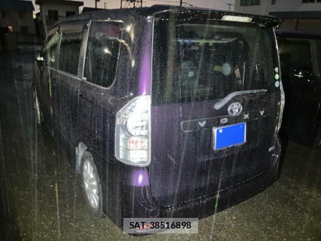 Toyota VOXY 2013-02 7391308-5