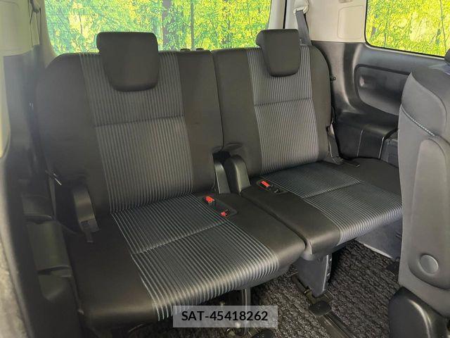 Toyota VOXY 2014-04 7394775-10