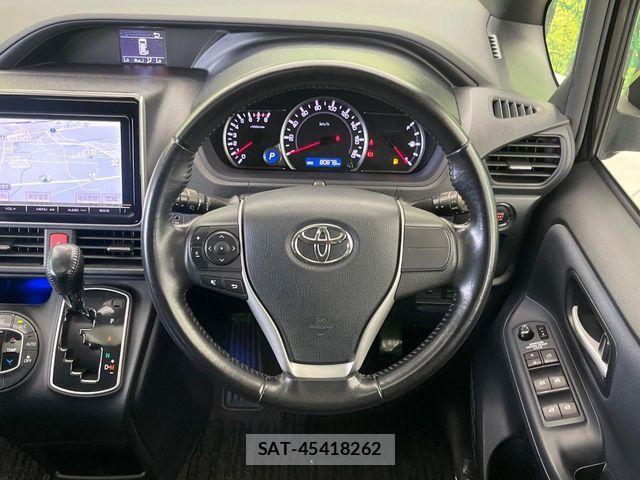 Toyota VOXY 2014-04 7394775-12