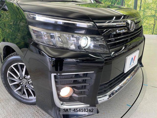 Toyota VOXY 2014-04 7394775-13