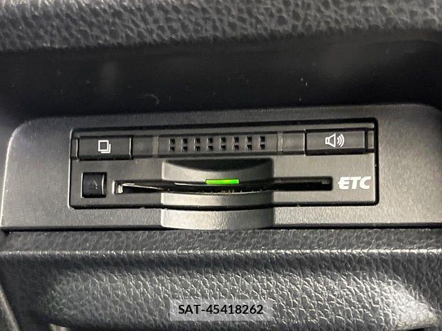 Toyota VOXY 2014-04 7394775-7