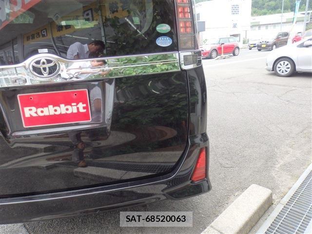 Toyota VOXY 2015-06 7458744-14