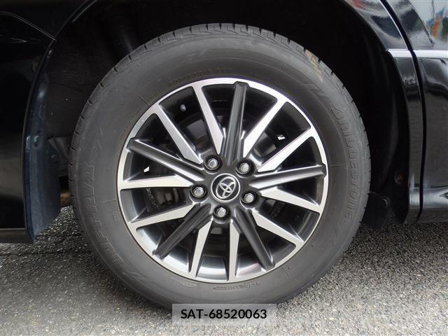 Toyota VOXY 2015-06 7458744-17