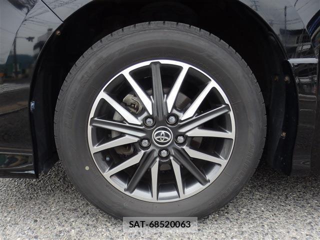 Toyota VOXY 2015-06 7458744-19
