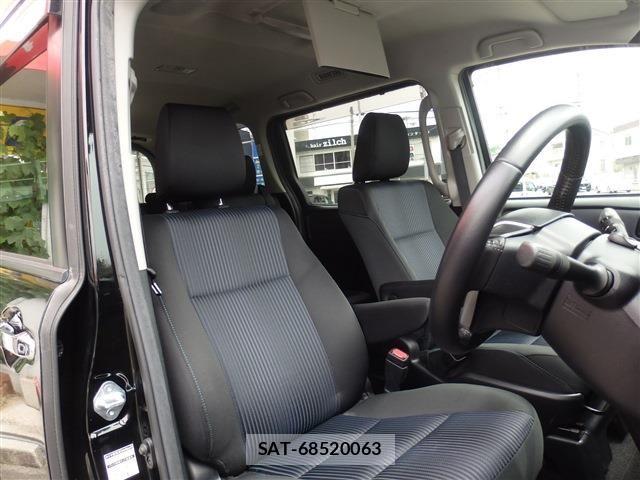 Toyota VOXY 2015-06 7458744-20