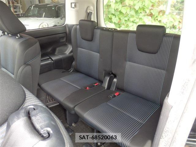 Toyota VOXY 2015-06 7458744-23