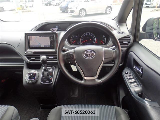 Toyota VOXY 2015-06 7458744-26