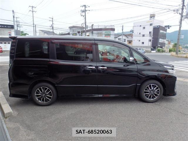 Toyota VOXY 2015-06 7458744-5
