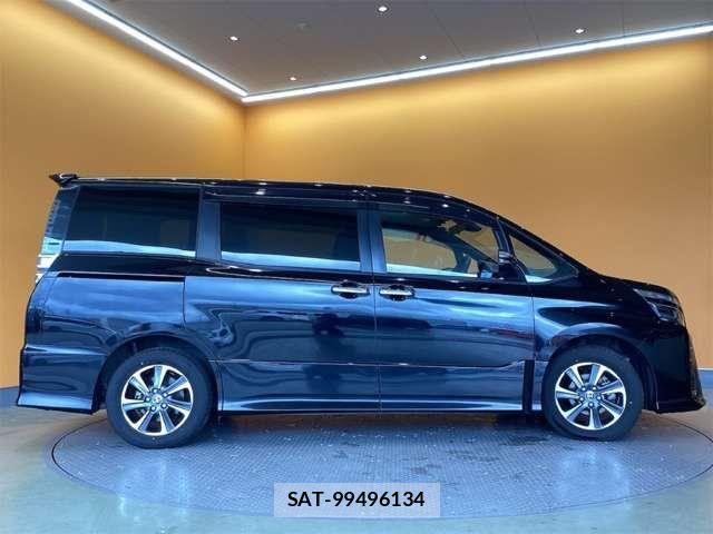 Toyota VOXY 2020-11 7458707-9