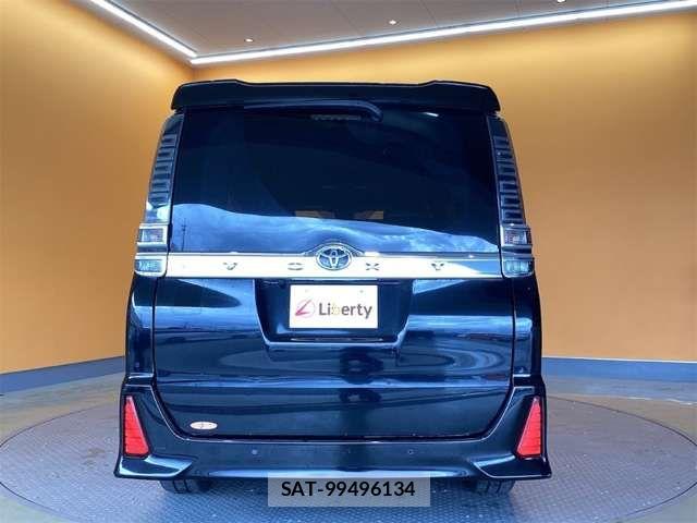 Toyota VOXY 2020-11 7458707-11