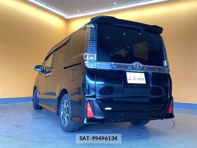 Toyota VOXY 2020-11 7458707-13