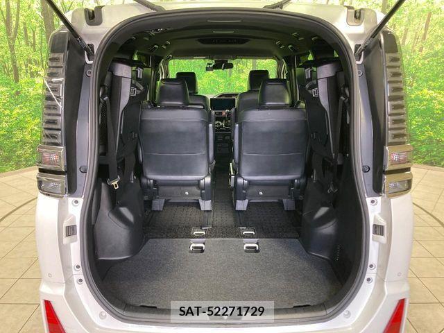 Toyota VOXY 2021-02 7458708-10